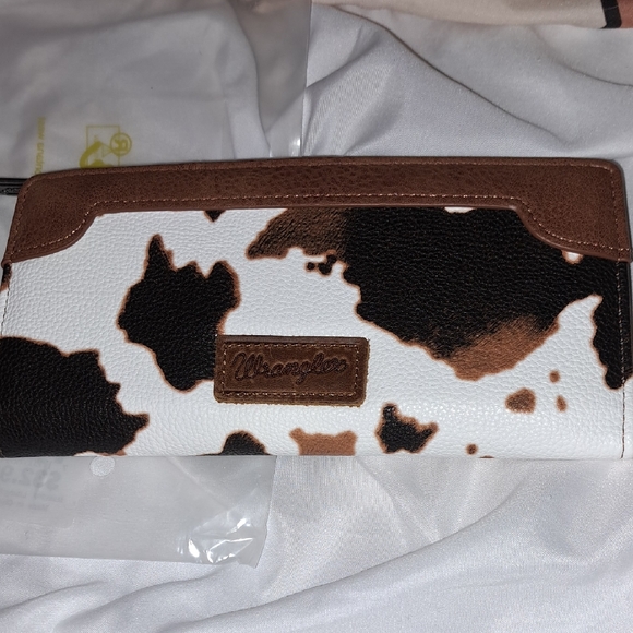 Wrangler Handbags - Wrangler Brown and White Cowhide Wallet